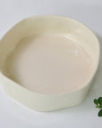 White collection - Round deep serving bowl | Rim (8cm)