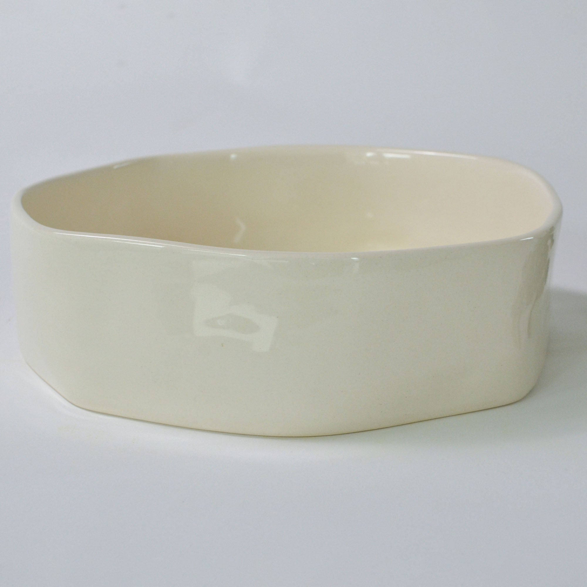 White collection - Round deep serving bowl | Rim (7cm) - 25 cm