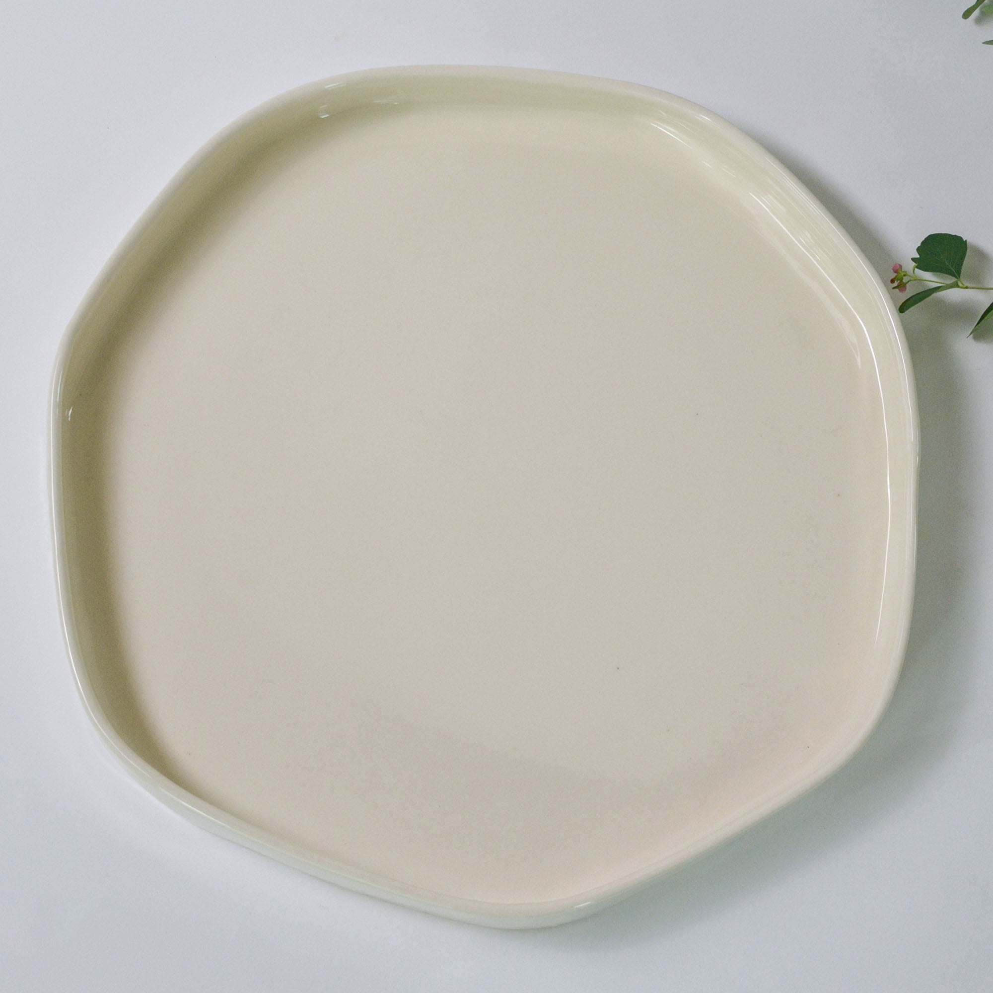 White collection - Round half deep serving bowl | Low rim (4cm)