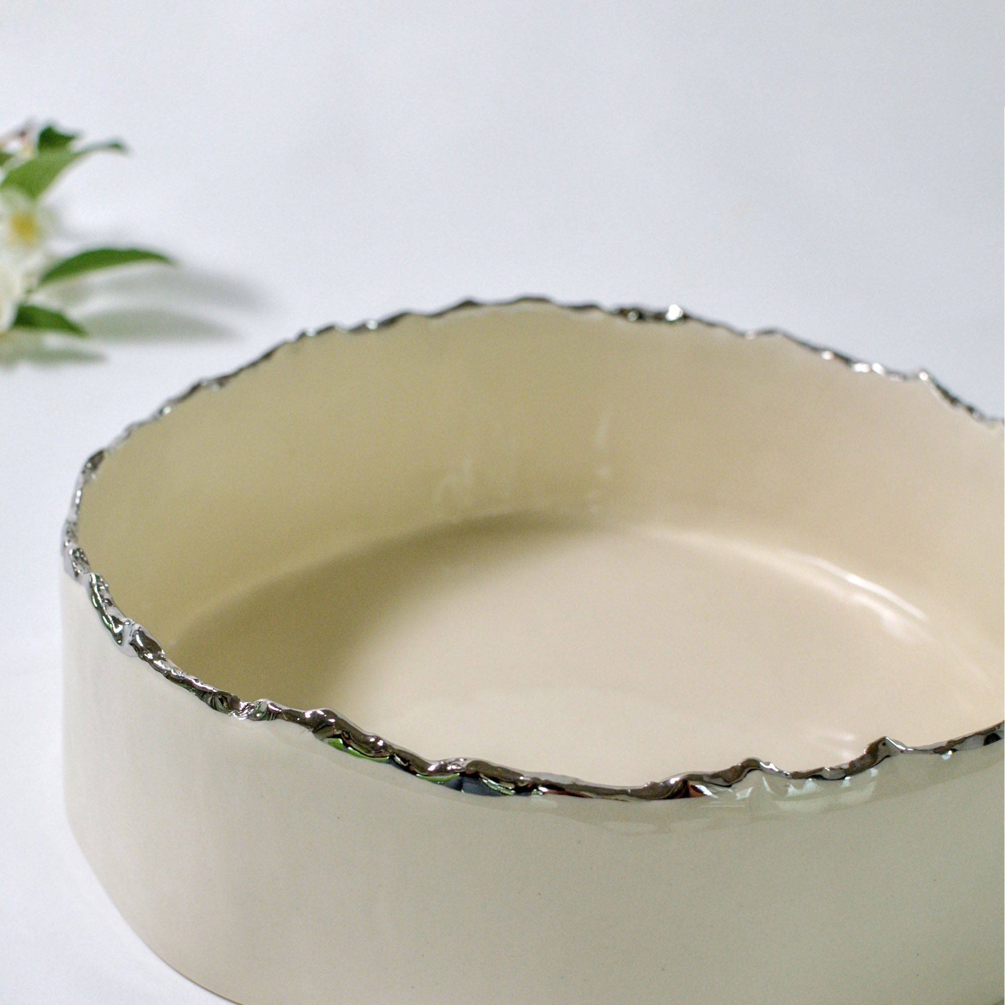 Round deep serving bowl | Silver rim (7cm)