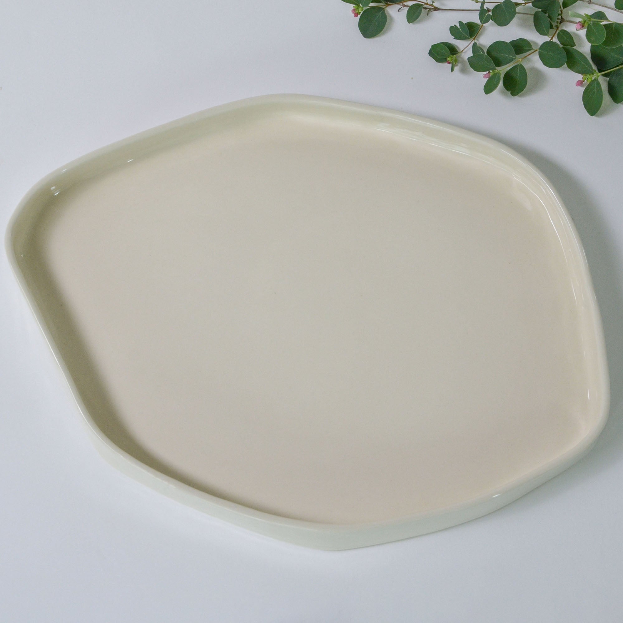 White collection - Elongated half deep serving bowl | Low rim (4cm)