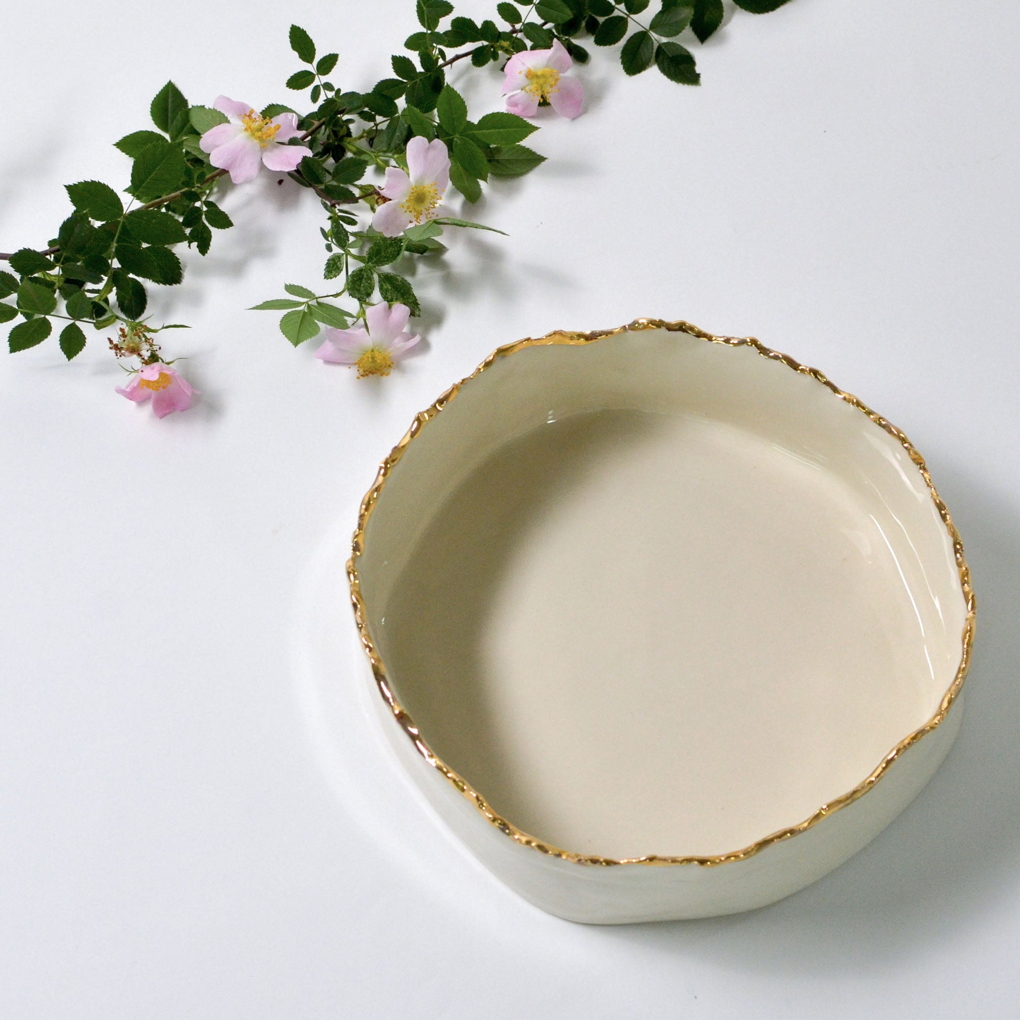 Round deep serving bowl | Gold rim (8cm)