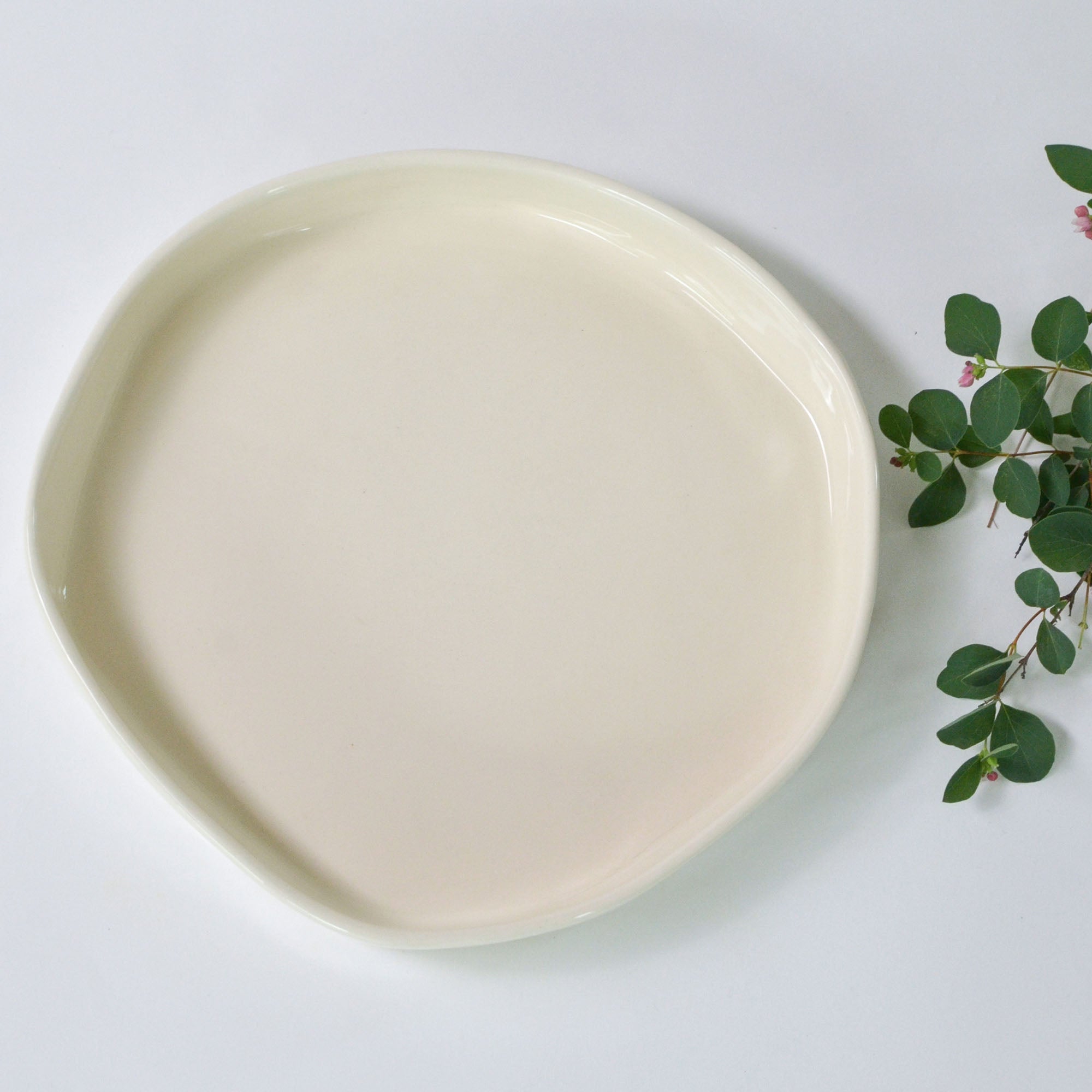 White collection - Round half deep serving bowl | Low rim (4cm)